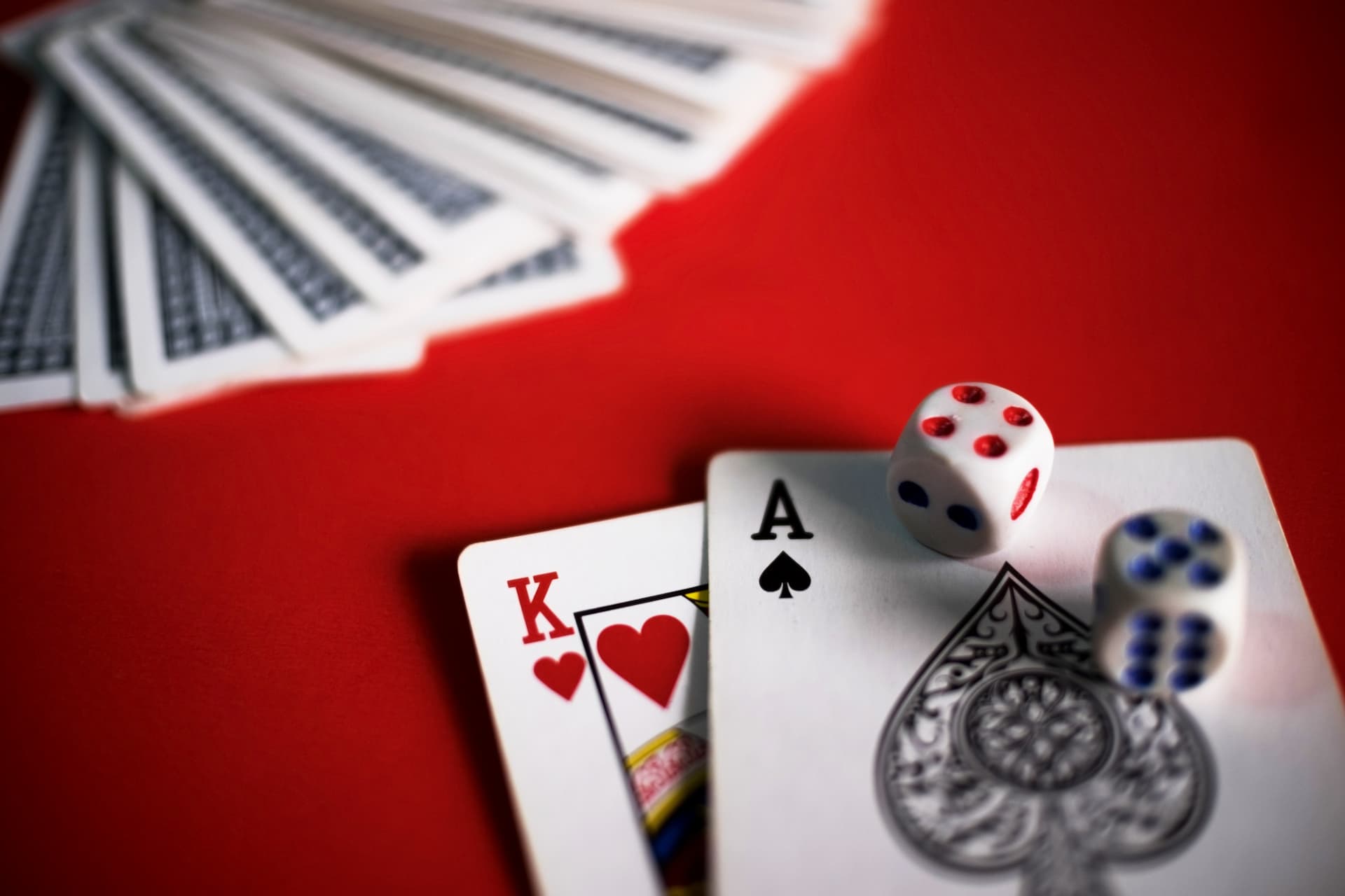 blackjack-cards-on-red-table